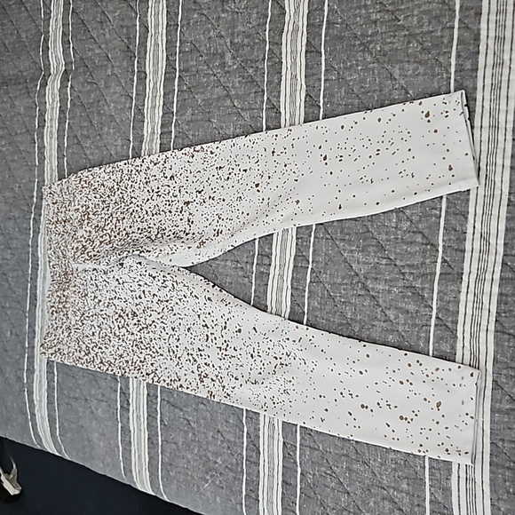 ZYIA bundle: Light n Tight 7/8, size 6-8 - Picture 2 of 6